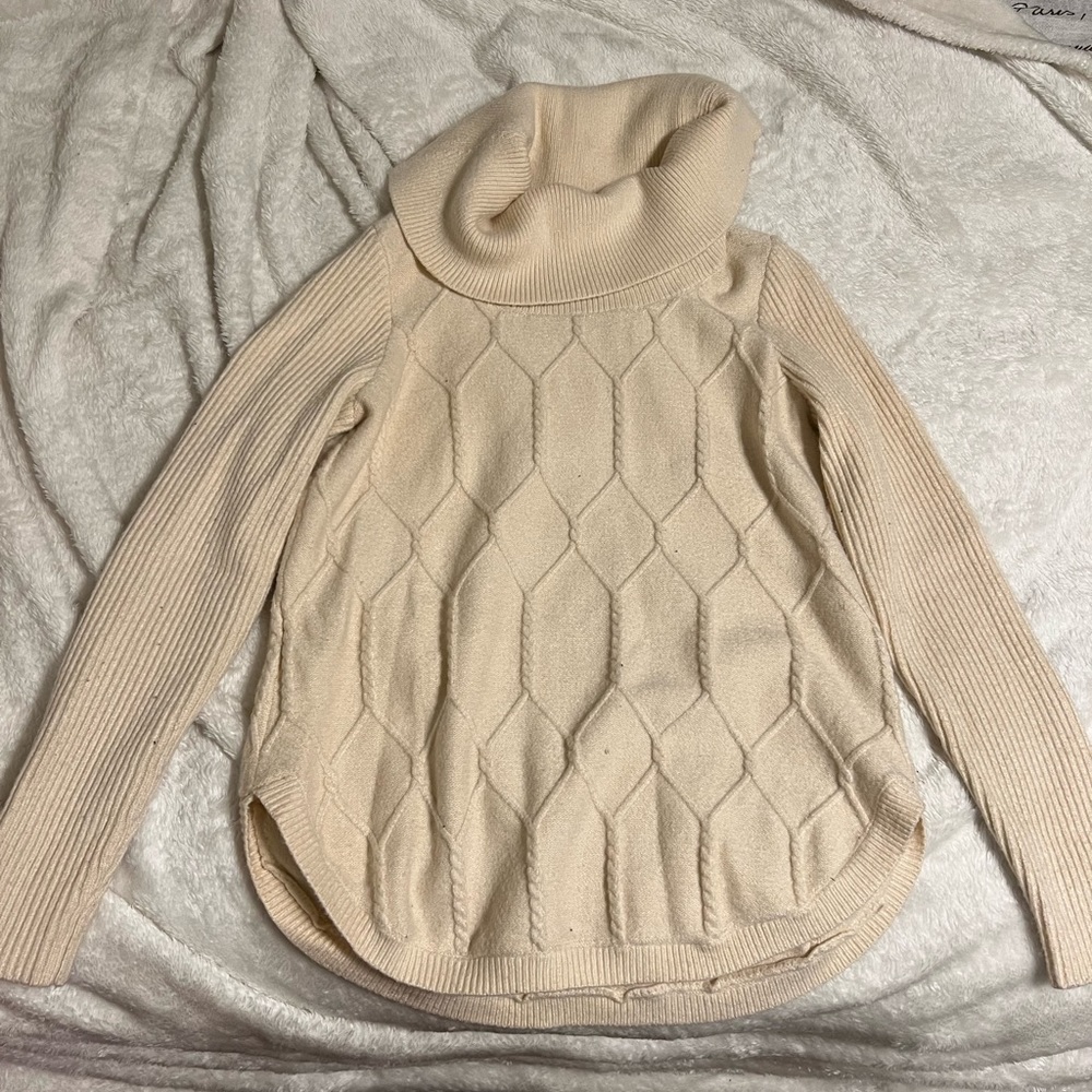 Bebé oversized mock neck